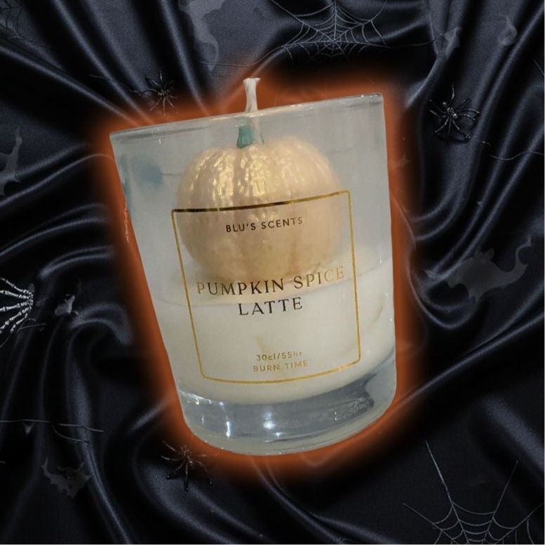 Pumpkin spice candle